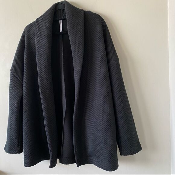 FABLETICS-BLACK Vanessa Quilted Cardigan (Size:Medium) - Picture 4 of 9